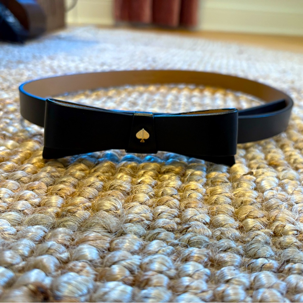 Kate spade black leather belt with bow front clasp